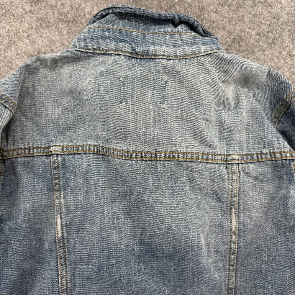 dELiA*s Denim Jacket Womens L Blue Patchwork Distressed Trucker Jean Jacket - Picture 8 of 16